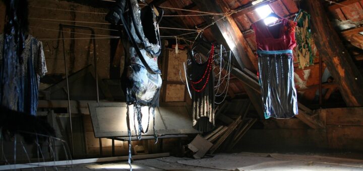 service professionnel d'installation de cloisons sèches dans les greniers pour optimiser l'espace et améliorer l'isolation de votre maison.